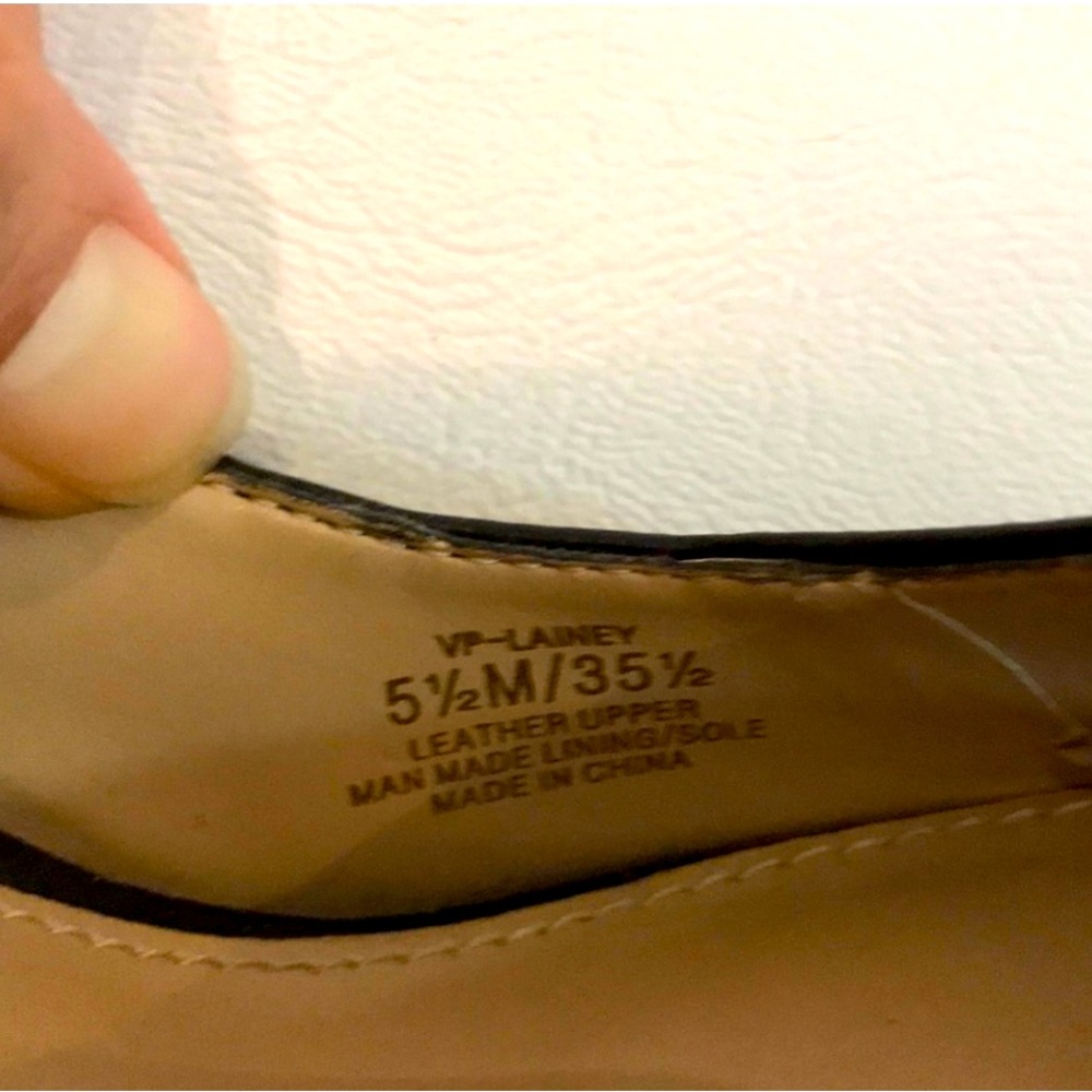 Vince Camuto Black heels. - Picture 5 of 5